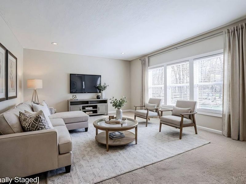 1117 Stableview Circle, Hamilton Twp, OH 45039 Photo 3