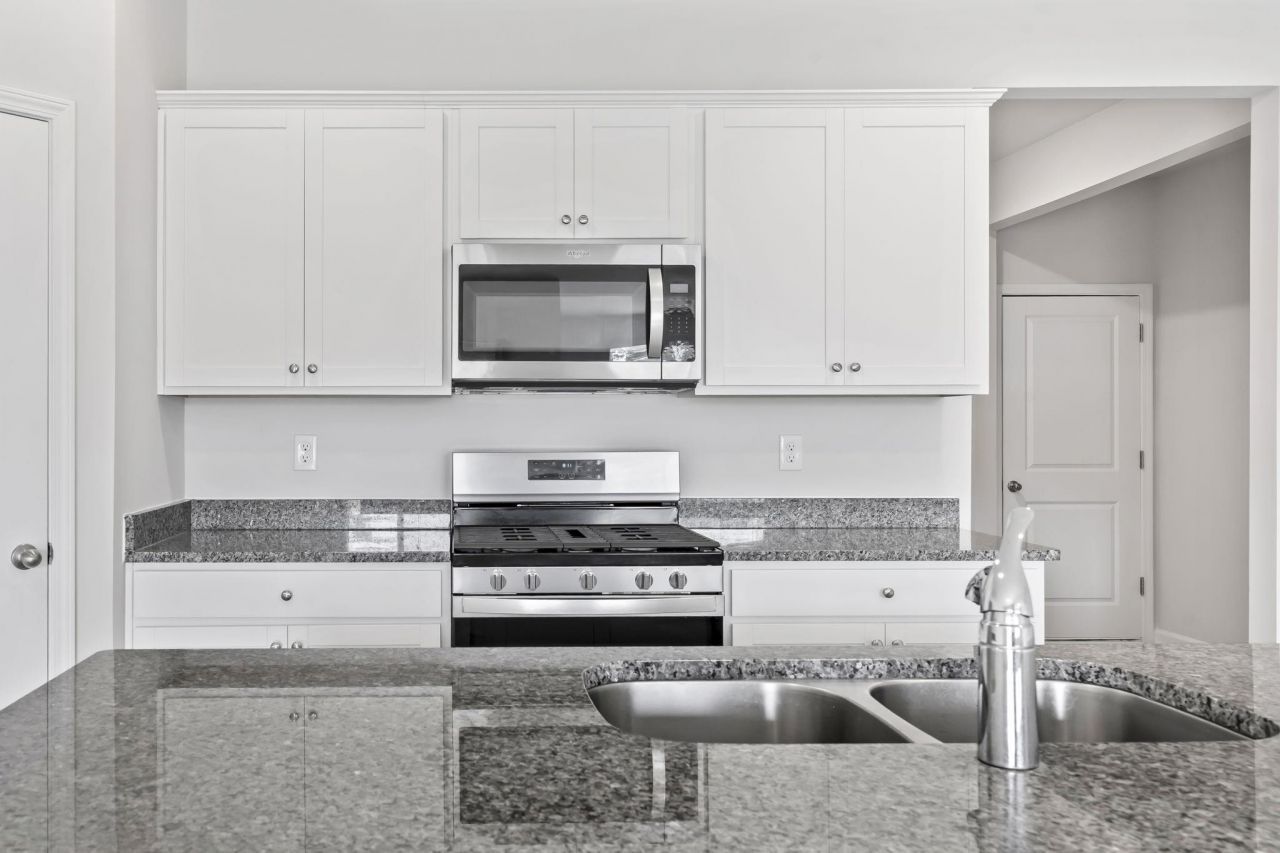 331 Gringott Ln. Photo 7