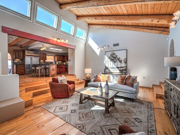 79 Cerro Del Alamo, Santa Fe, NM 87507