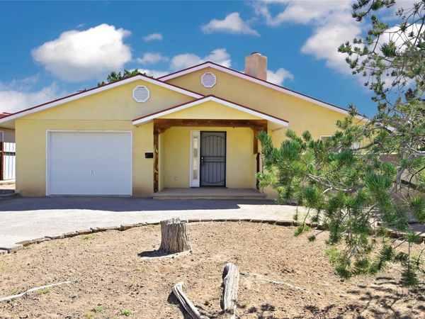 4806 La Cienega Street NW, Albuquerque, NM 87107