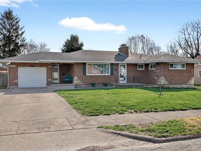 805 N Monroe Drive, Xenia, OH 45385 Photo 2