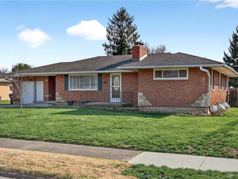 805 N Monroe Drive, Xenia, OH 45385 Photo 3