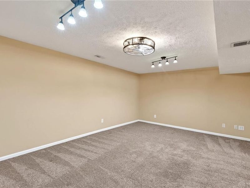 805 N Monroe Drive, Xenia, OH 45385 Photo 36