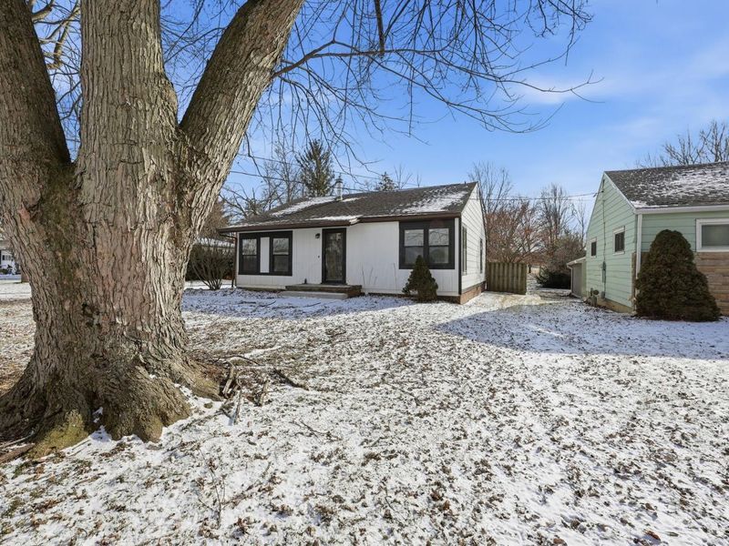 566 E 10th Street , Marysville, OH 43040 Photo 3