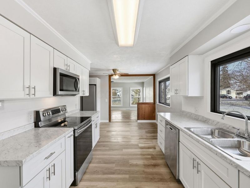 566 E 10th Street , Marysville, OH 43040 Photo 9