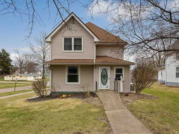 1707 8th Ave, Belle Plaine, IA 52208