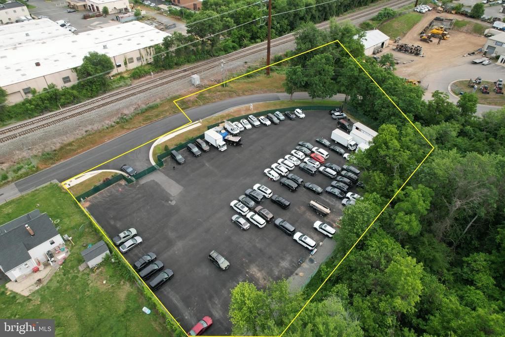 8431-8451 QUARRY ROAD, MANASSAS, VA 20110