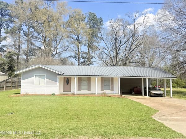 112 Devalda Drive, Duck Hill, MS 38925