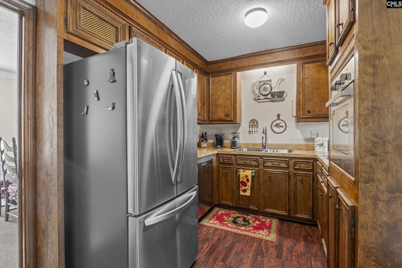 100 Dale Valley Road  Photo 10