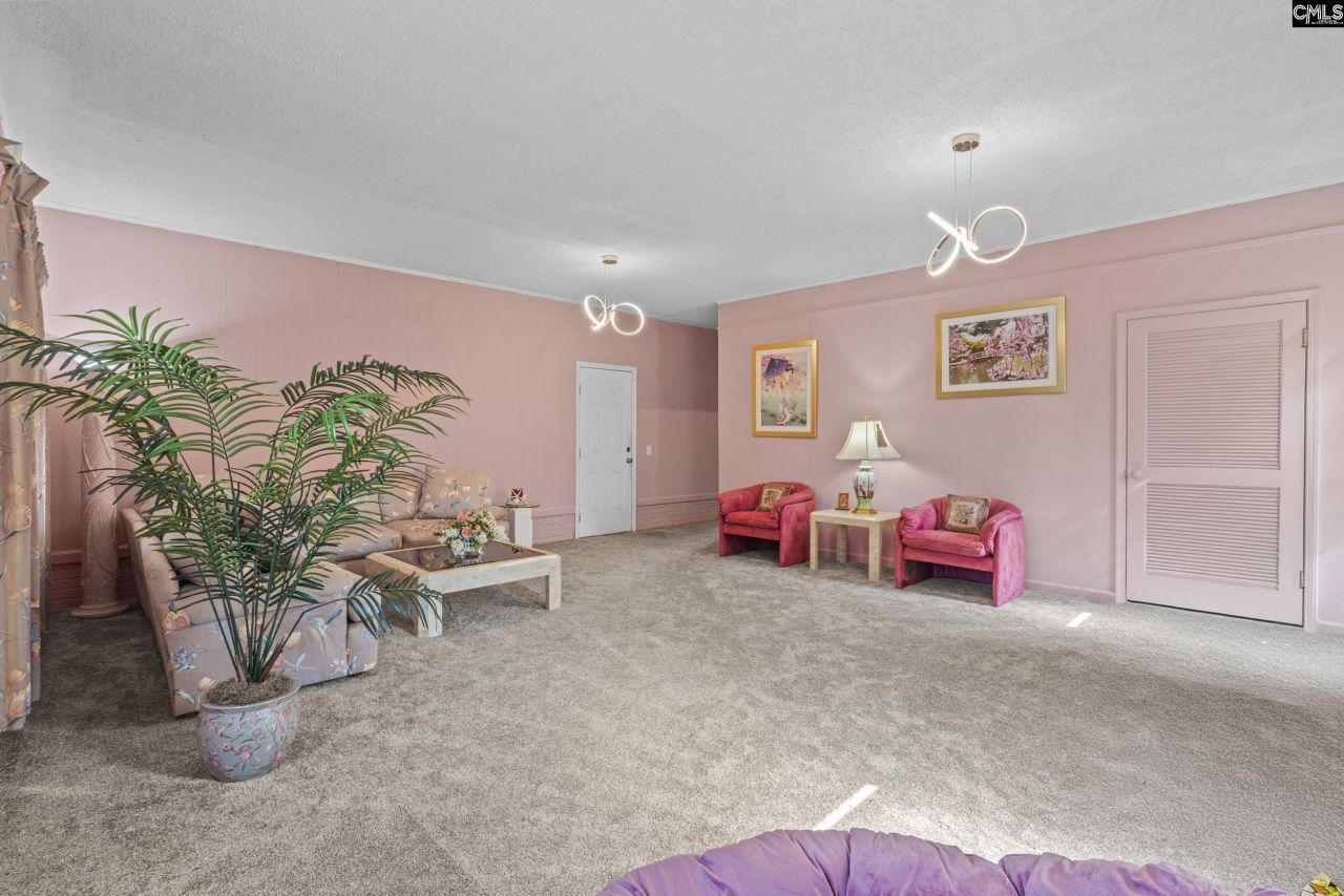 100 Dale Valley Road  Photo 15