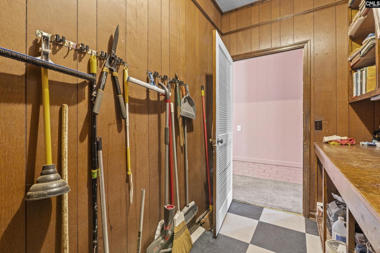 100 Dale Valley Road  Photo 17