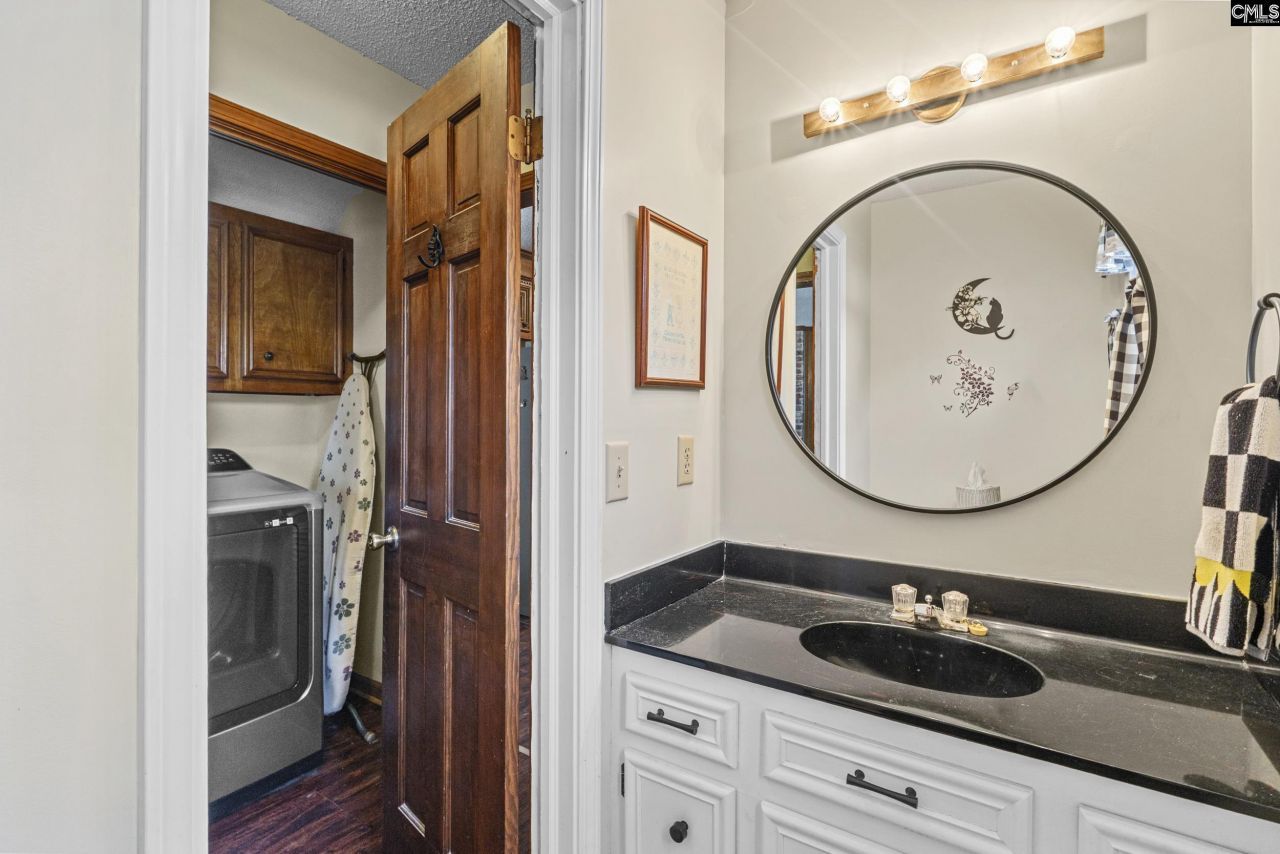 100 Dale Valley Road  Photo 18