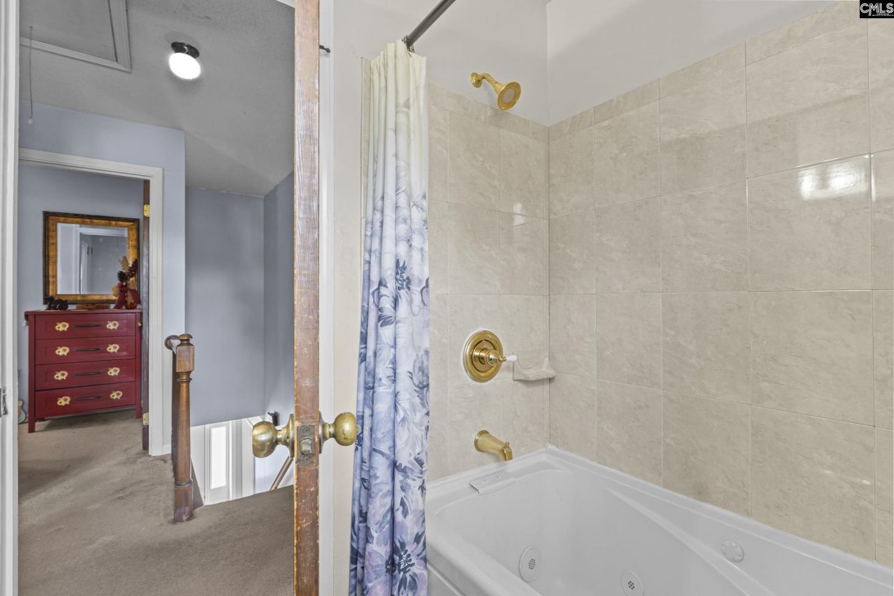 100 Dale Valley Road  Photo 29