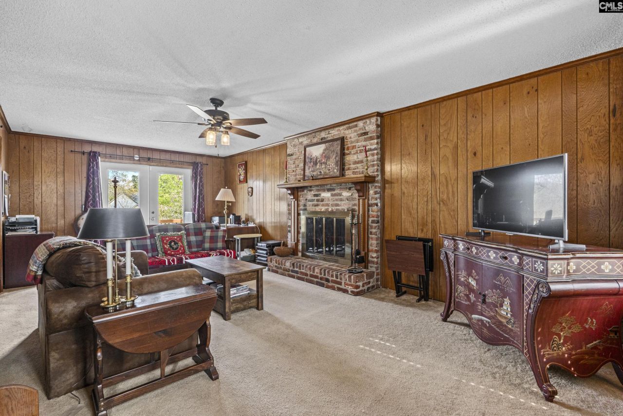 100 Dale Valley Road  Photo 6