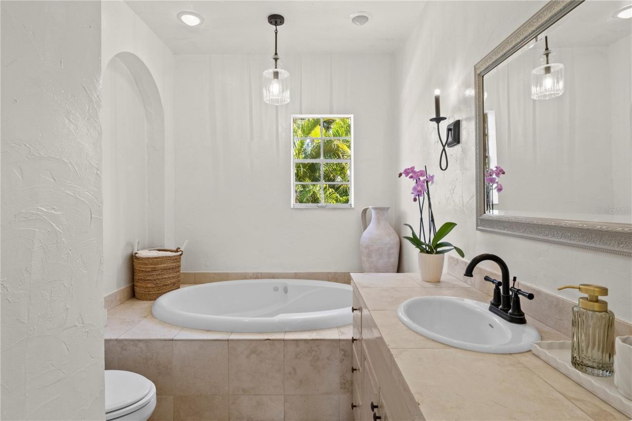 7810 Senrab Drive, Bradenton, FL 34209 Photo