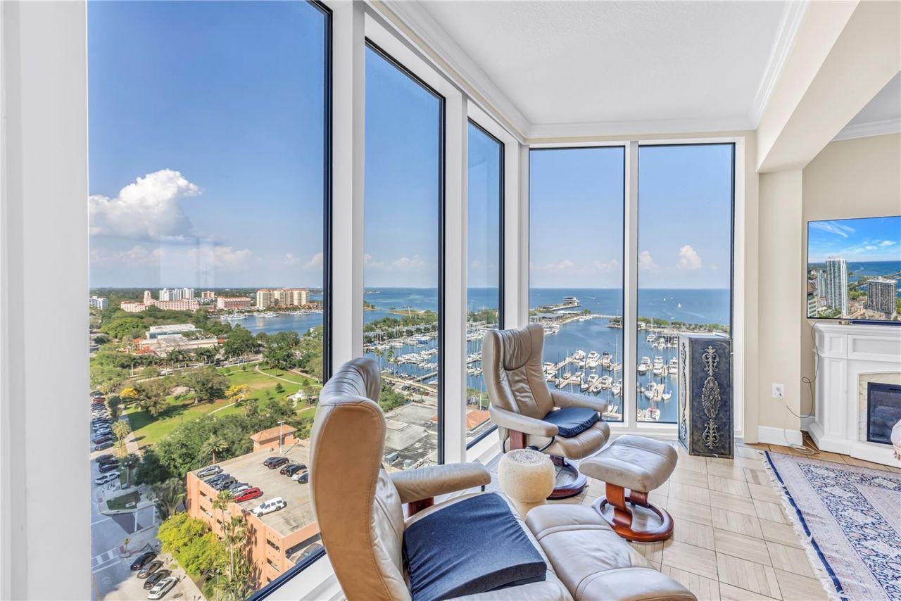 1 Beach Drive Se, Unit 1702, Saint Petersburg, FL 33701 Photo