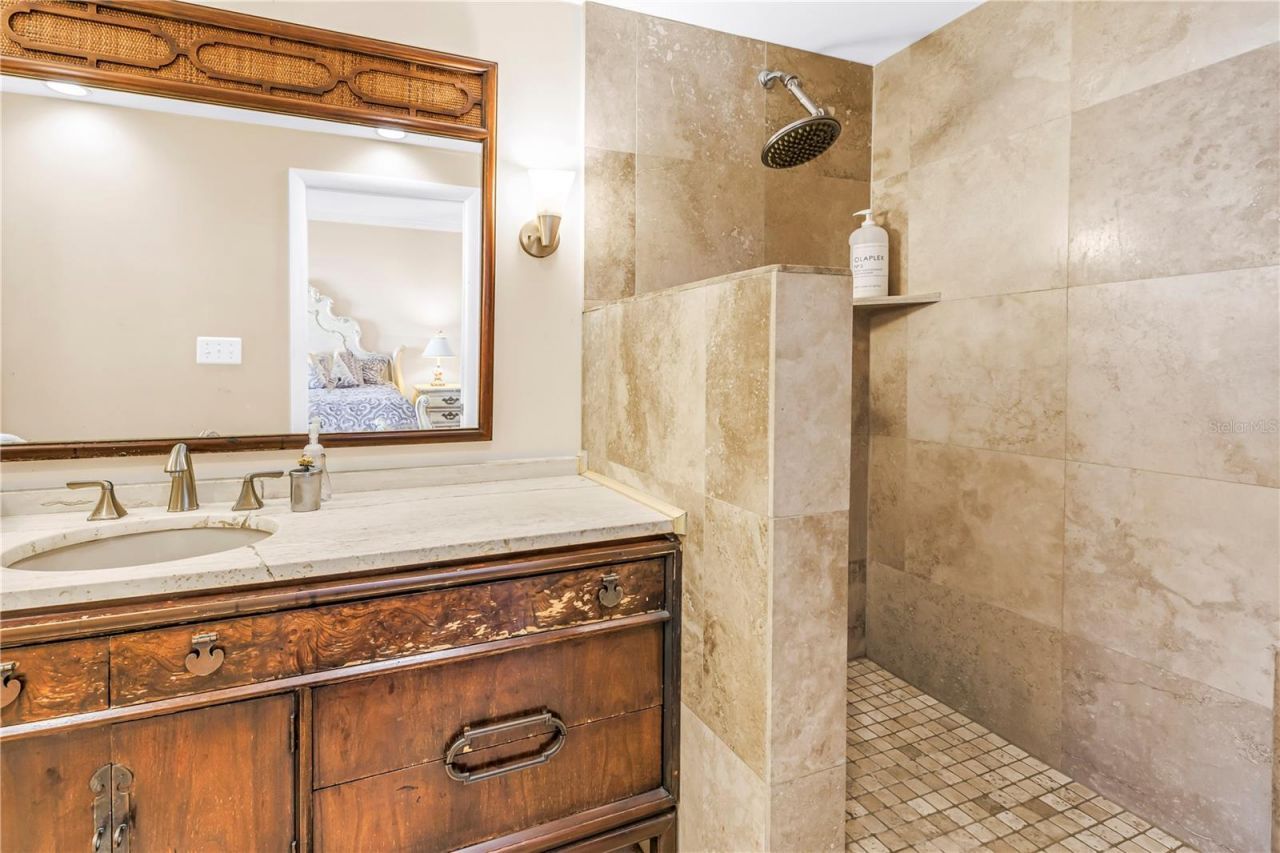 1 Beach Drive Se, Unit 1702, Saint Petersburg, FL 33701 Photo