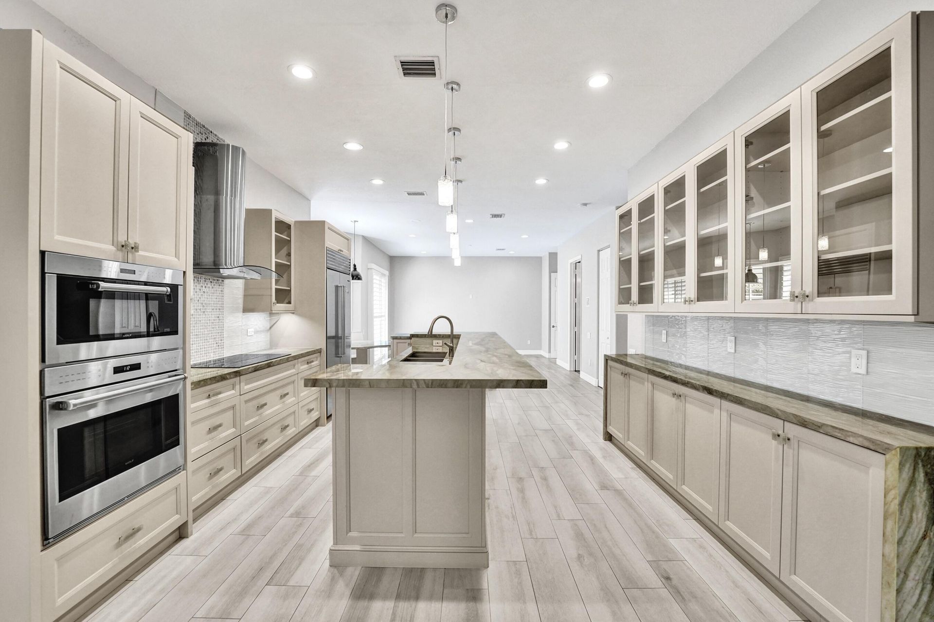 818 Spinnaker Drive E, Hollywood, FL 33019 Photo