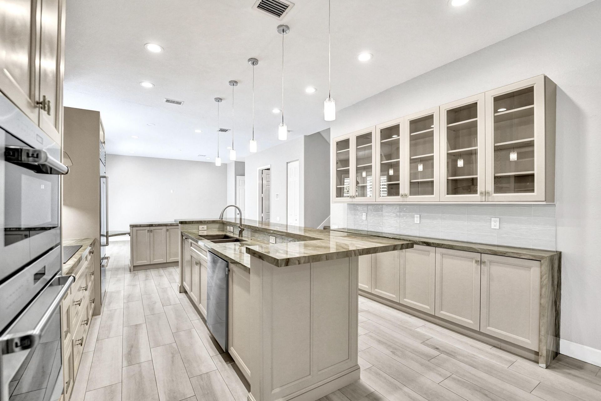 818 Spinnaker Drive E, Hollywood, FL 33019 Photo