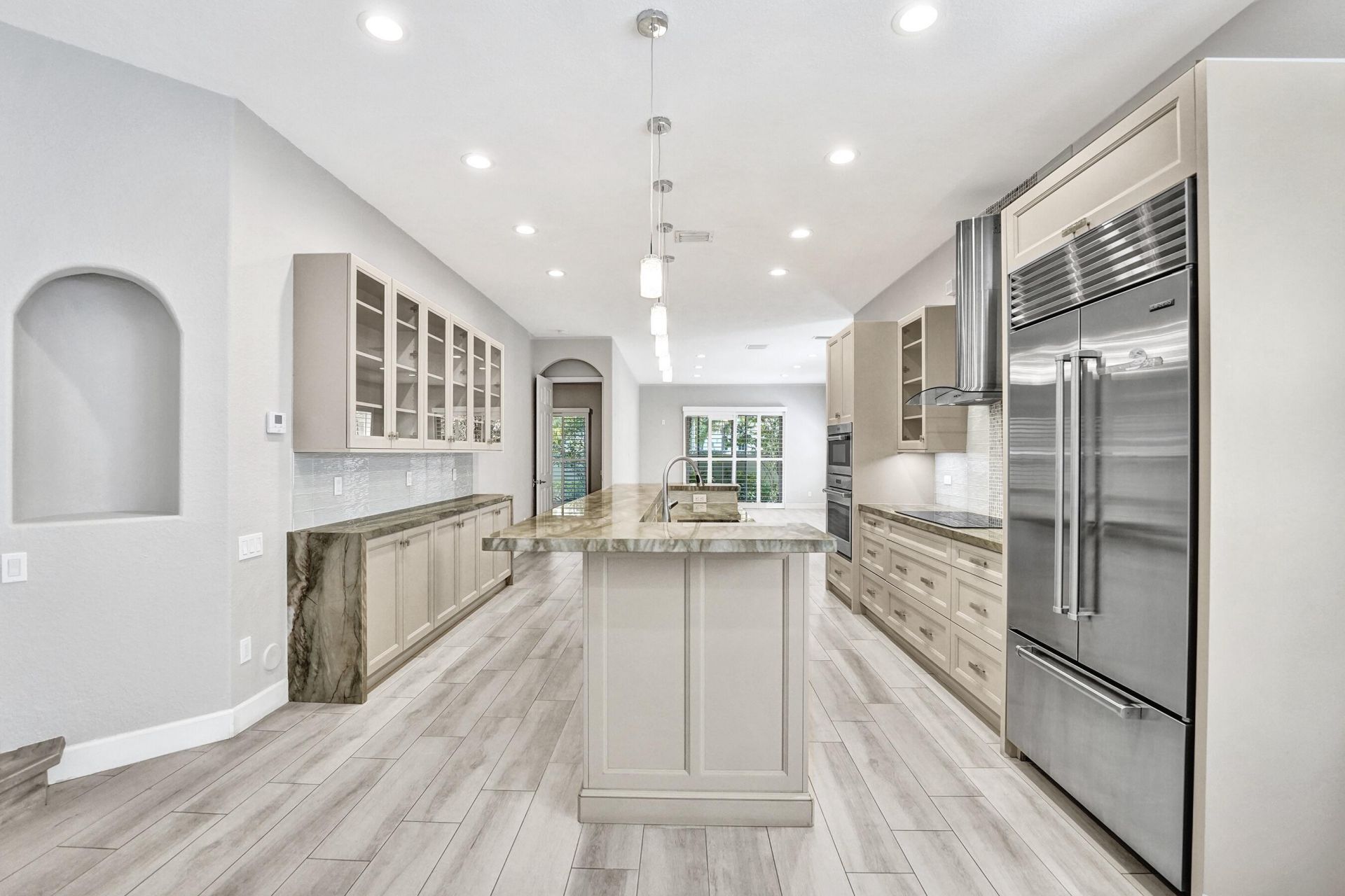 818 Spinnaker Drive E, Hollywood, FL 33019 Photo