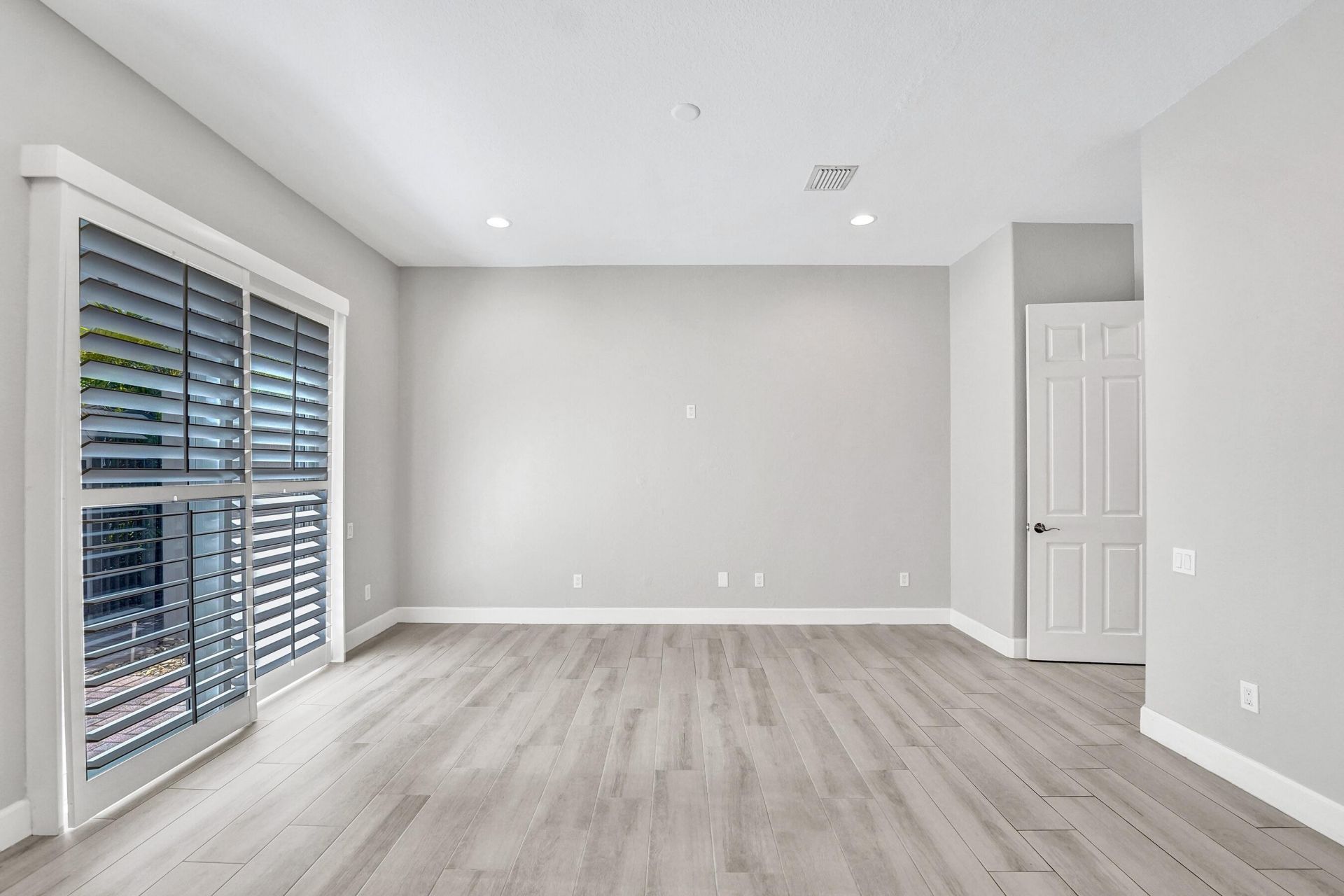 818 Spinnaker Drive E, Hollywood, FL 33019 Photo