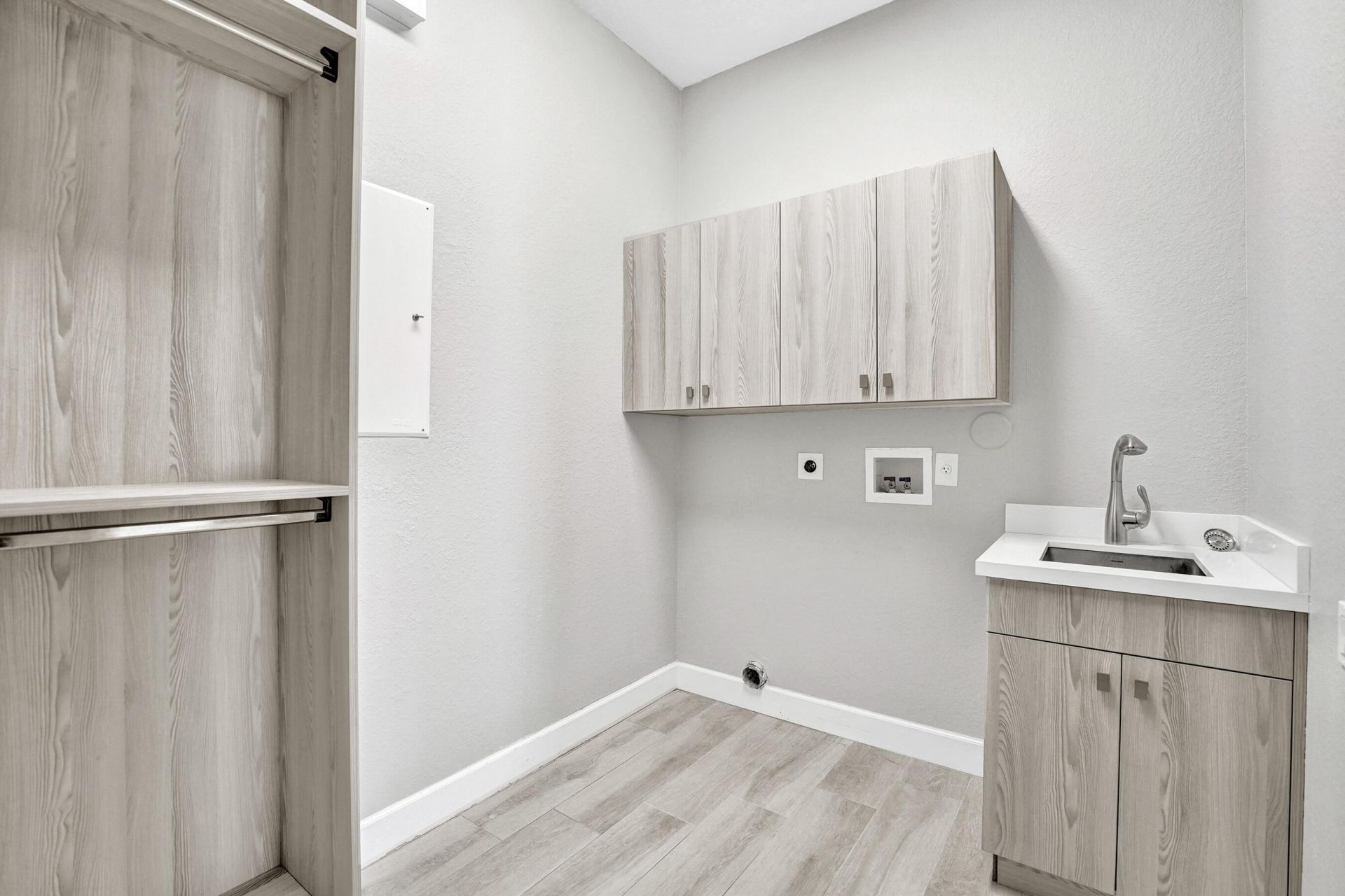 818 Spinnaker Drive E, Hollywood, FL 33019 Photo