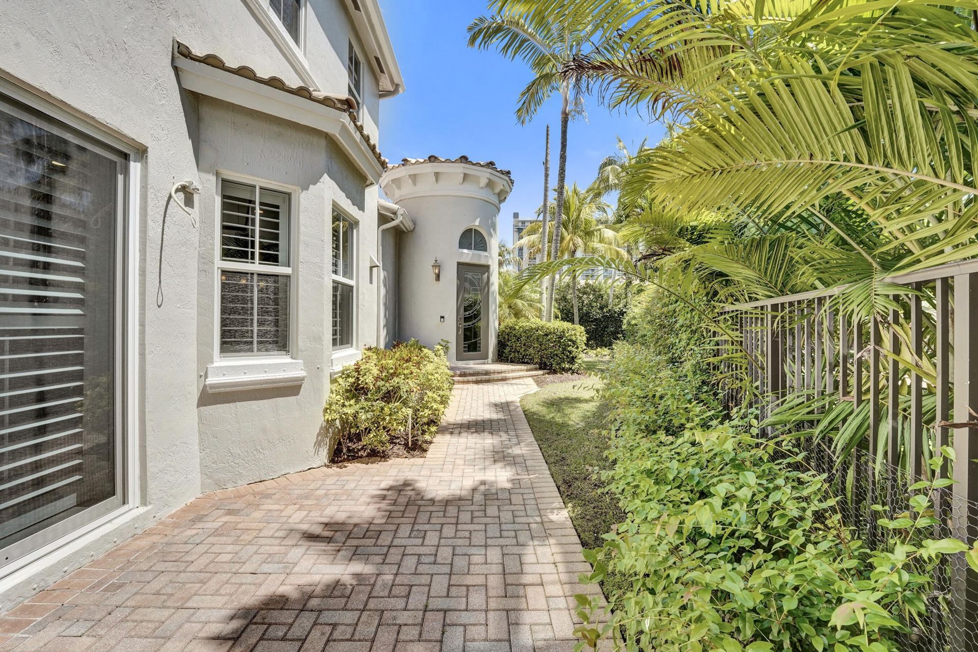 818 Spinnaker Drive E, Hollywood, FL 33019 Photo