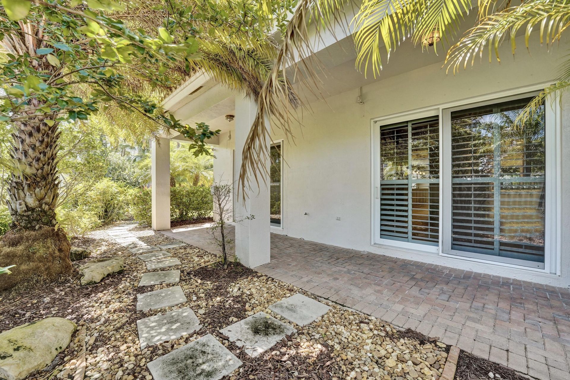 818 Spinnaker Drive E, Hollywood, FL 33019 Photo