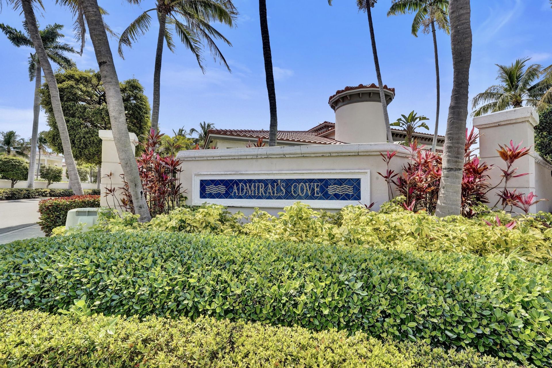 818 Spinnaker Drive E, Hollywood, FL 33019 Photo