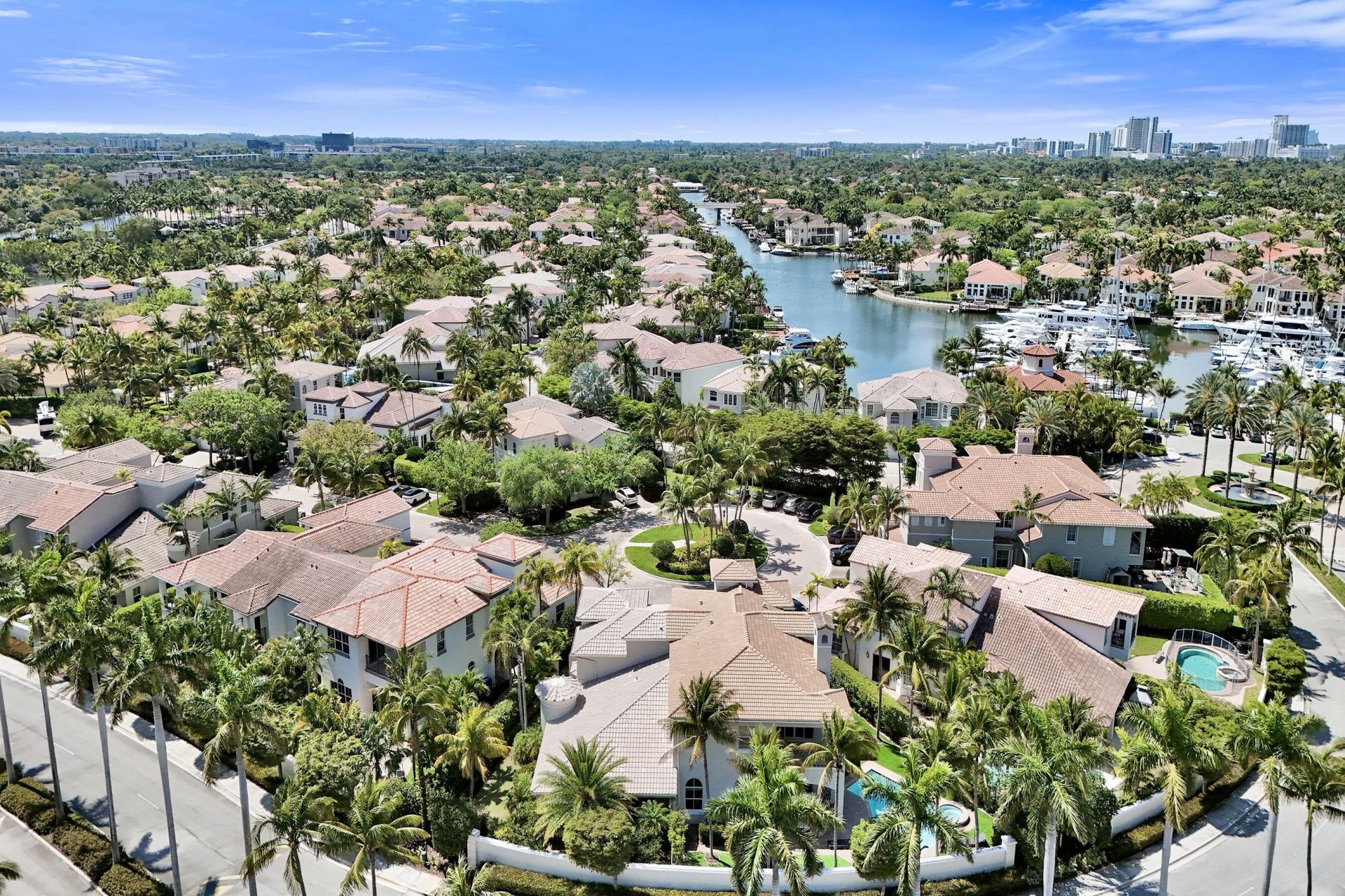 818 Spinnaker Drive E, Hollywood, FL 33019 Photo