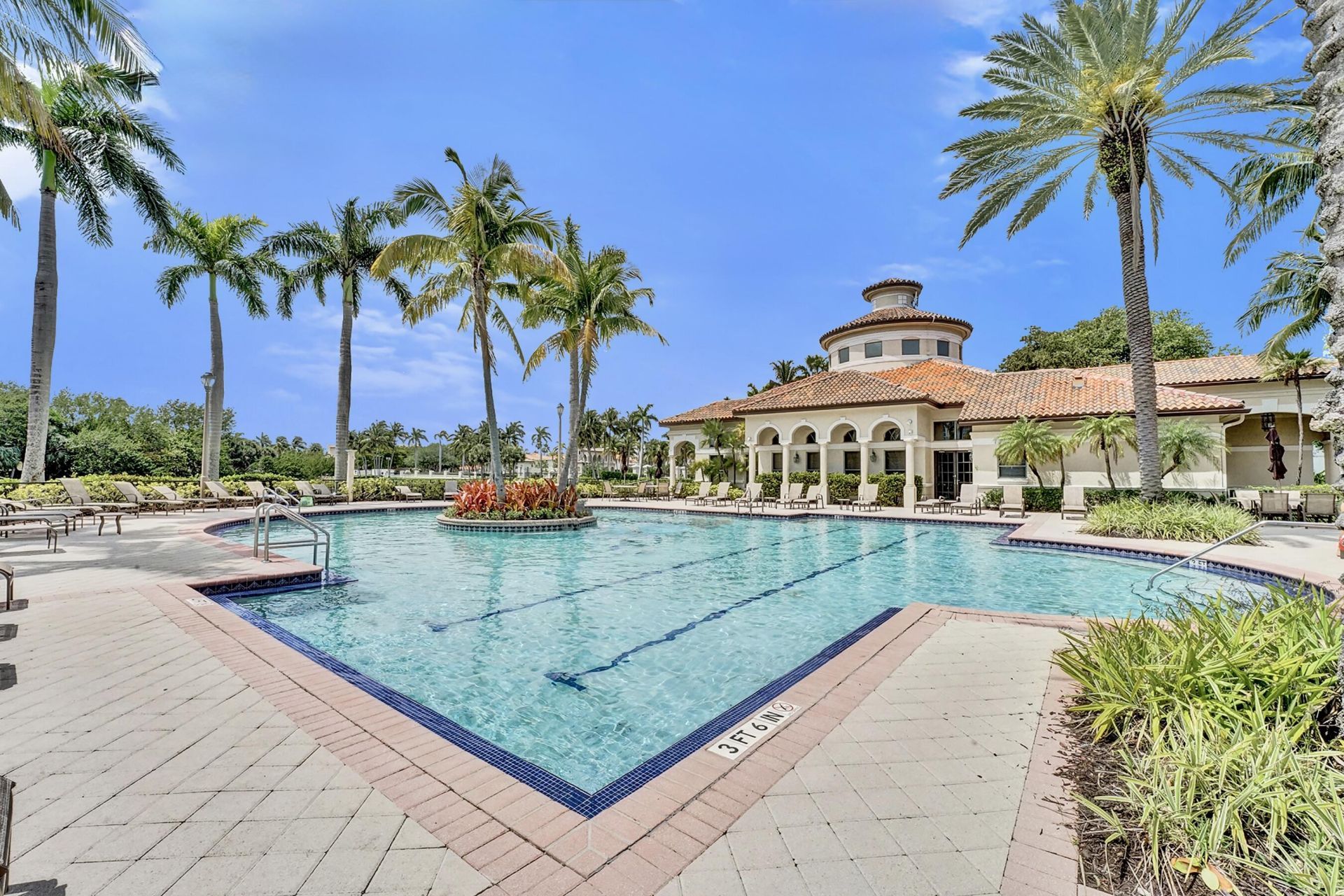 818 Spinnaker Drive E, Hollywood, FL 33019 Photo