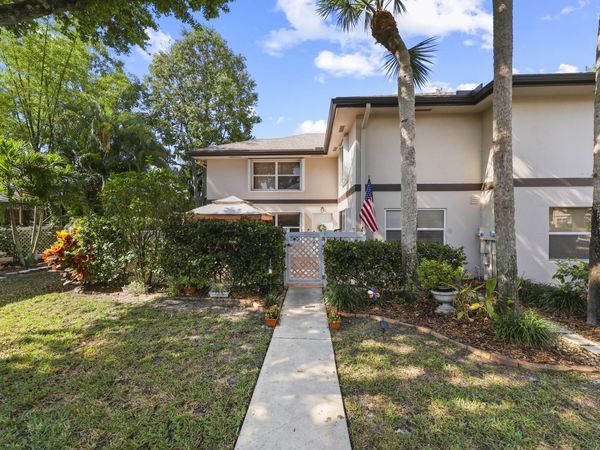 31 Clinton Court, Unit B, Royal Palm Beach, FL 33411