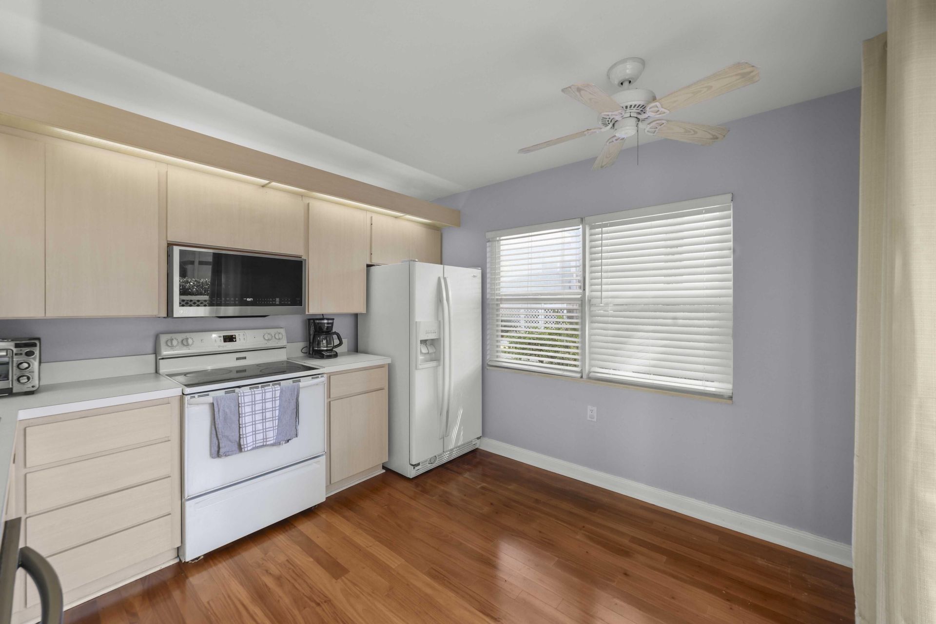 31 Clinton Court, Unit B, Royal Palm Beach, FL 33411 Photo