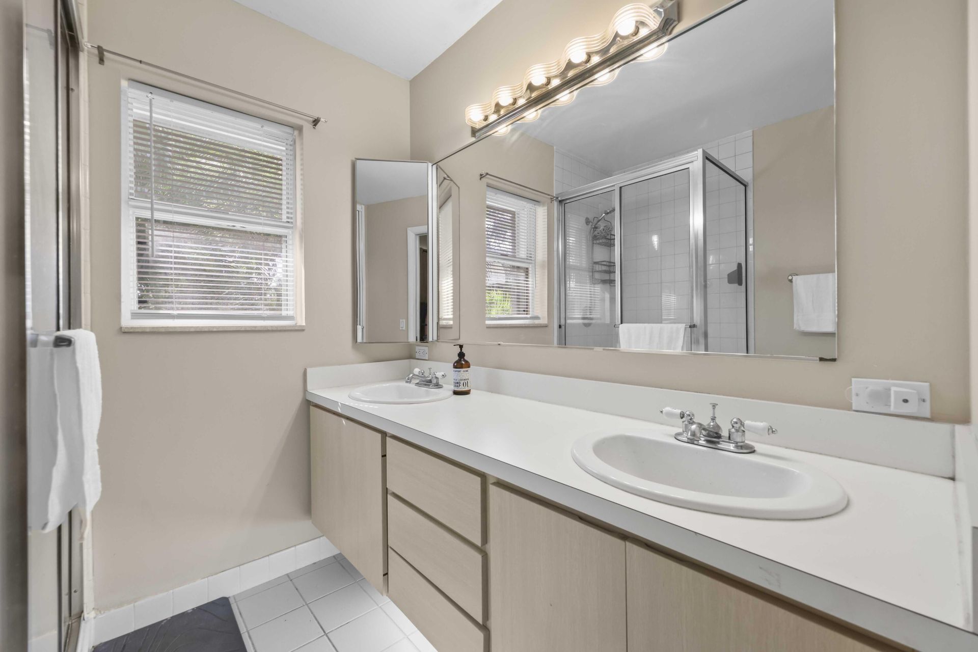 31 Clinton Court, Unit B, Royal Palm Beach, FL 33411 Photo