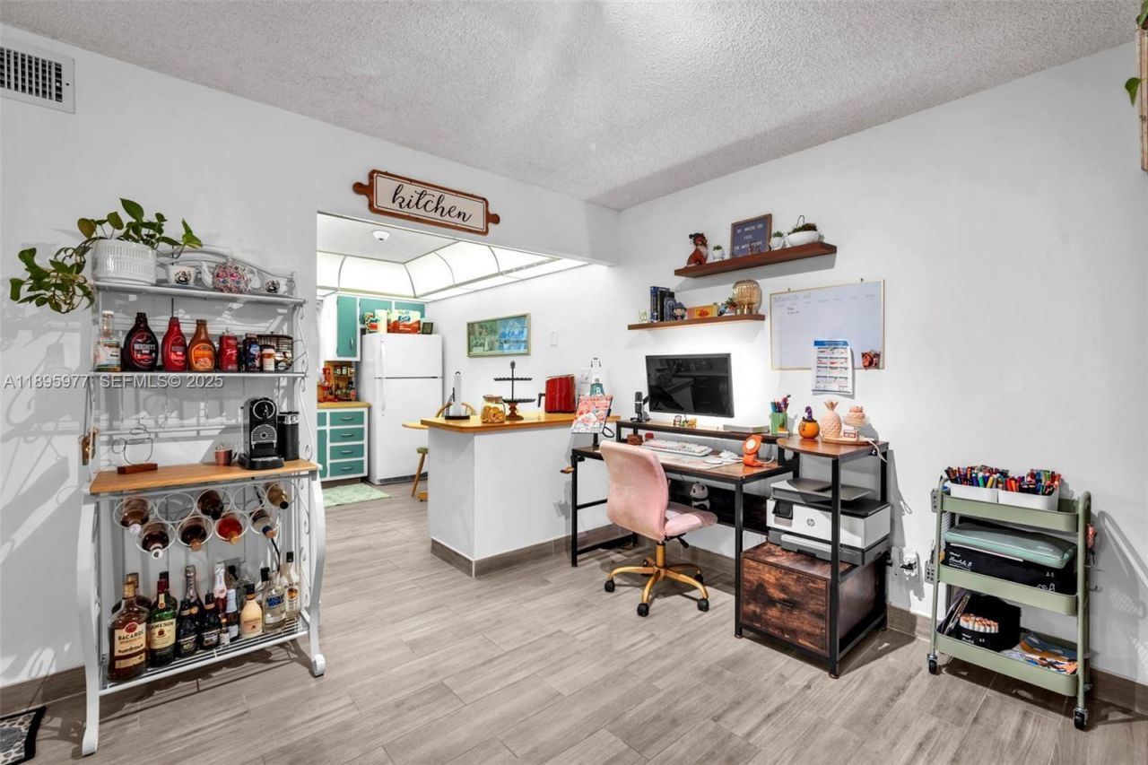 2324 Van Buren Street, Unit 204, Hollywood, FL 33020 Photo