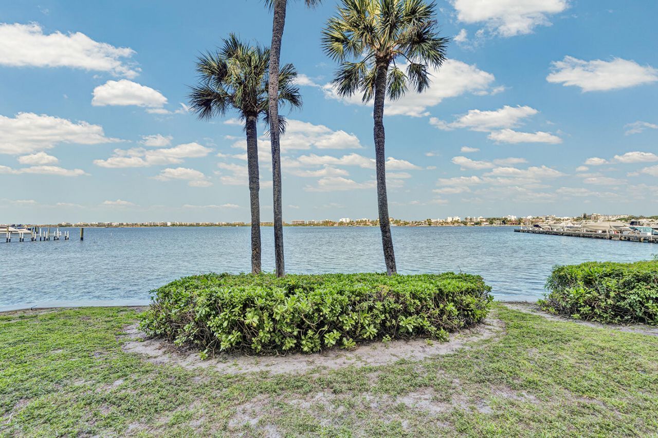100 Waterway Drive S, Unit 109, Lantana, FL 33462 Photo