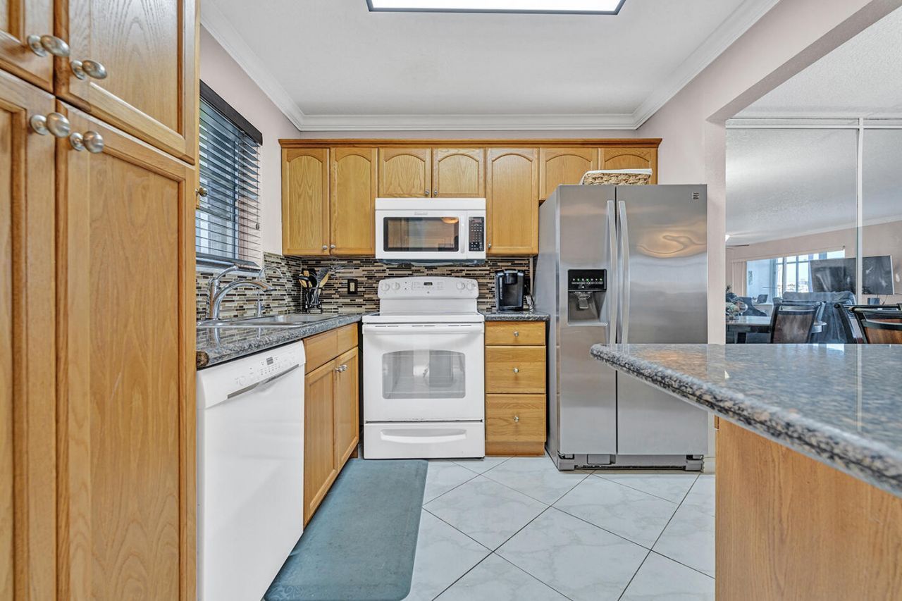 100 Waterway Drive S, Unit 109, Lantana, FL 33462 Photo