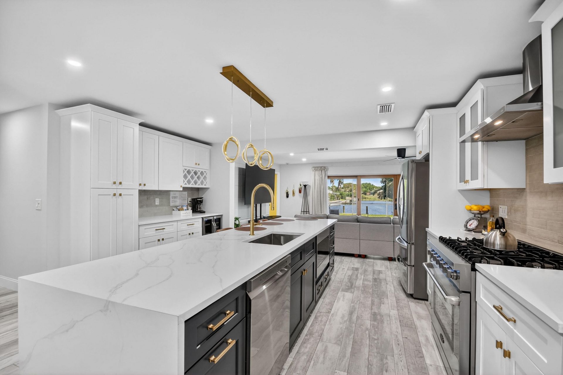 8416 Pine Tree Lane, West Palm Beach, FL 33406 Photo