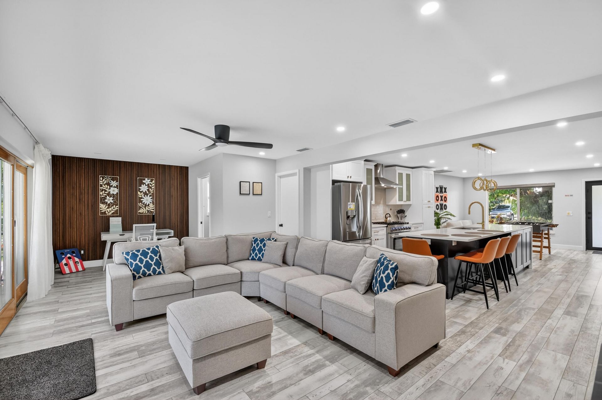 8416 Pine Tree Lane, West Palm Beach, FL 33406 Photo