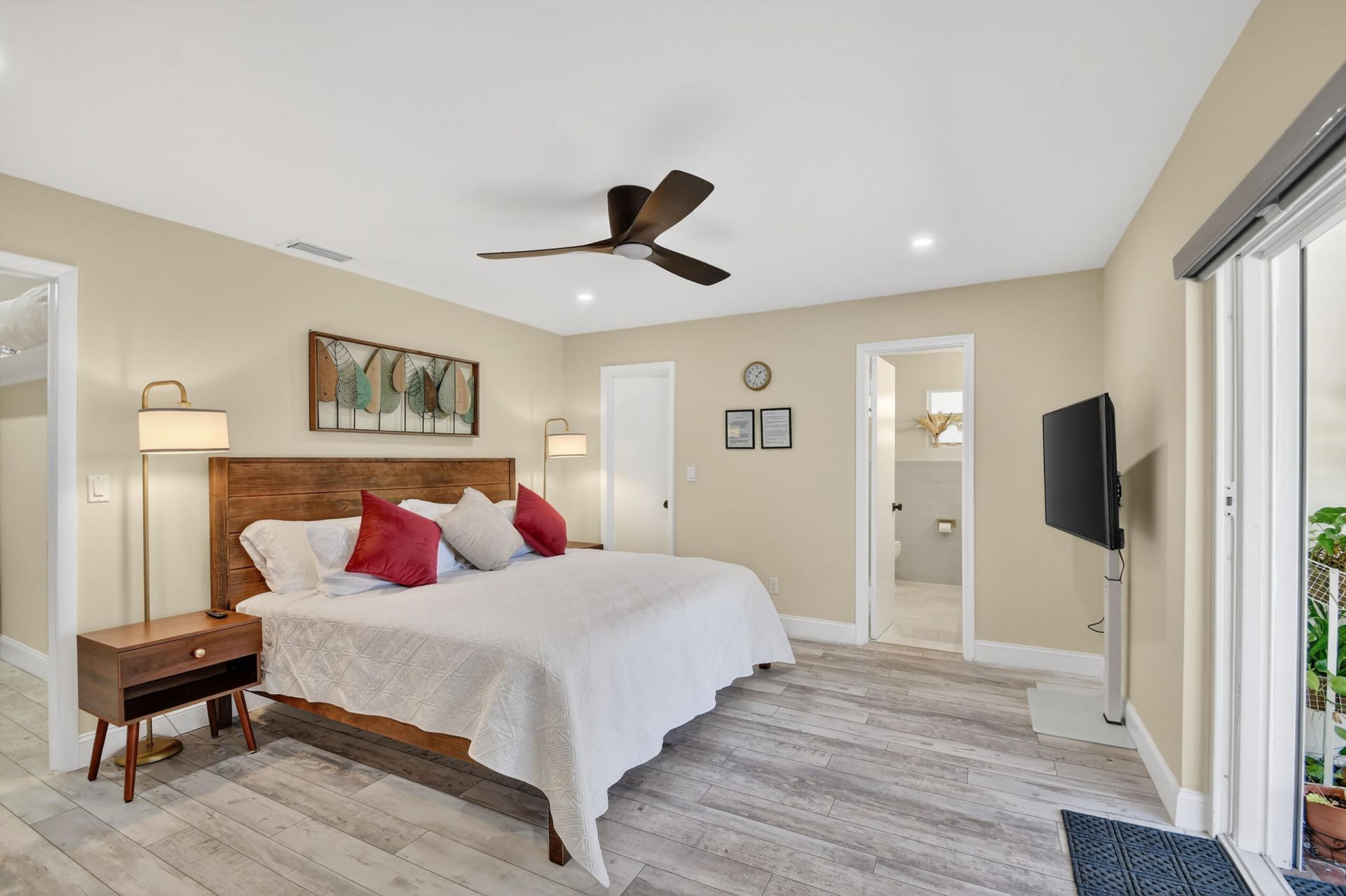 8416 Pine Tree Lane, West Palm Beach, FL 33406 Photo