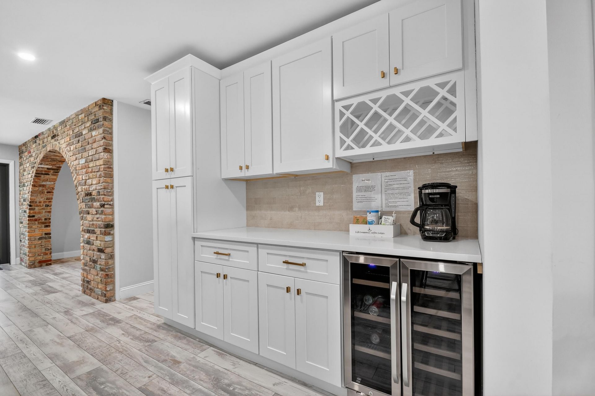 8416 Pine Tree Lane, West Palm Beach, FL 33406 Photo