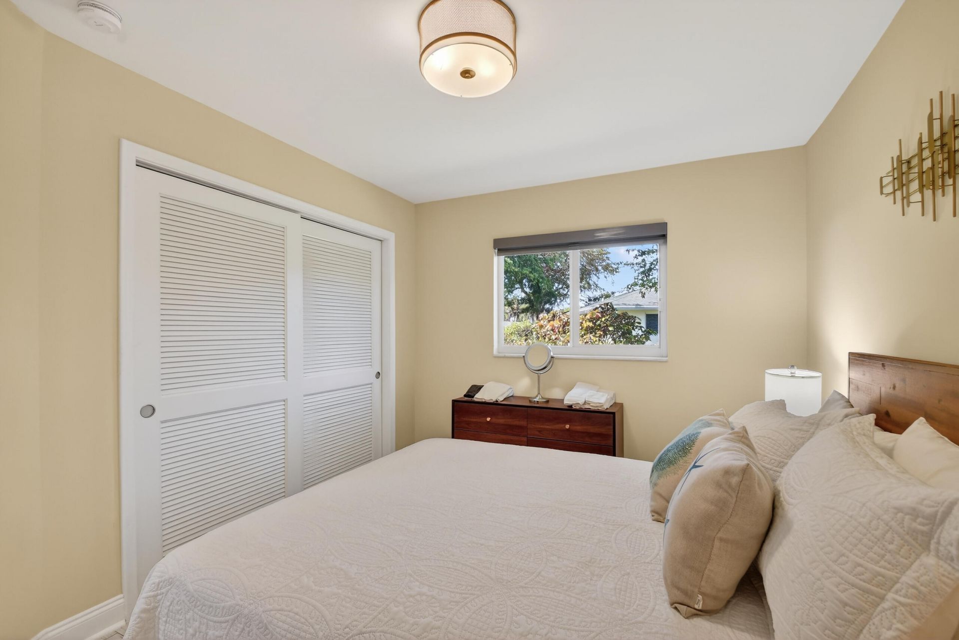 8416 Pine Tree Lane, West Palm Beach, FL 33406 Photo