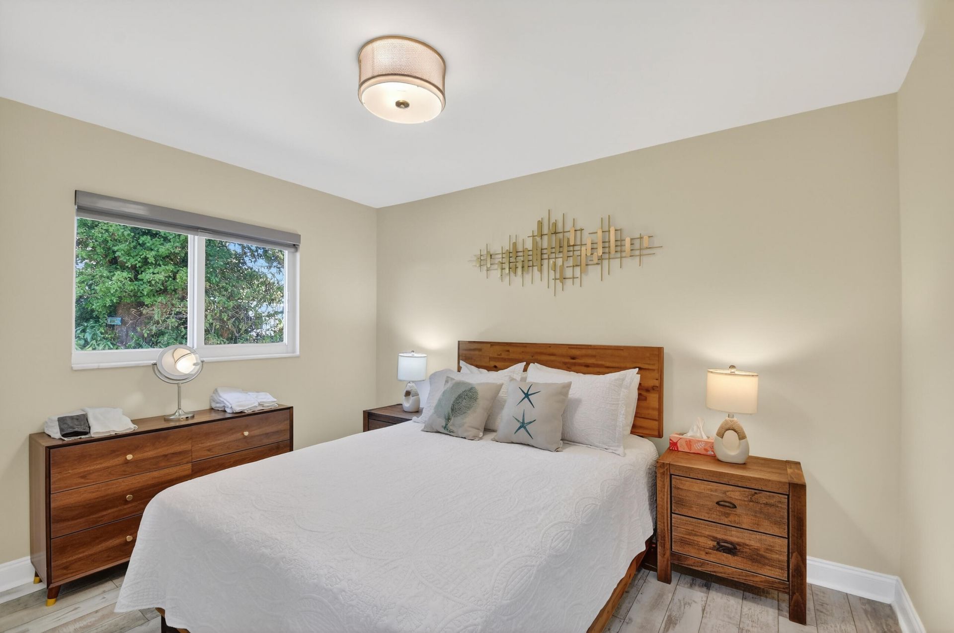 8416 Pine Tree Lane, West Palm Beach, FL 33406 Photo