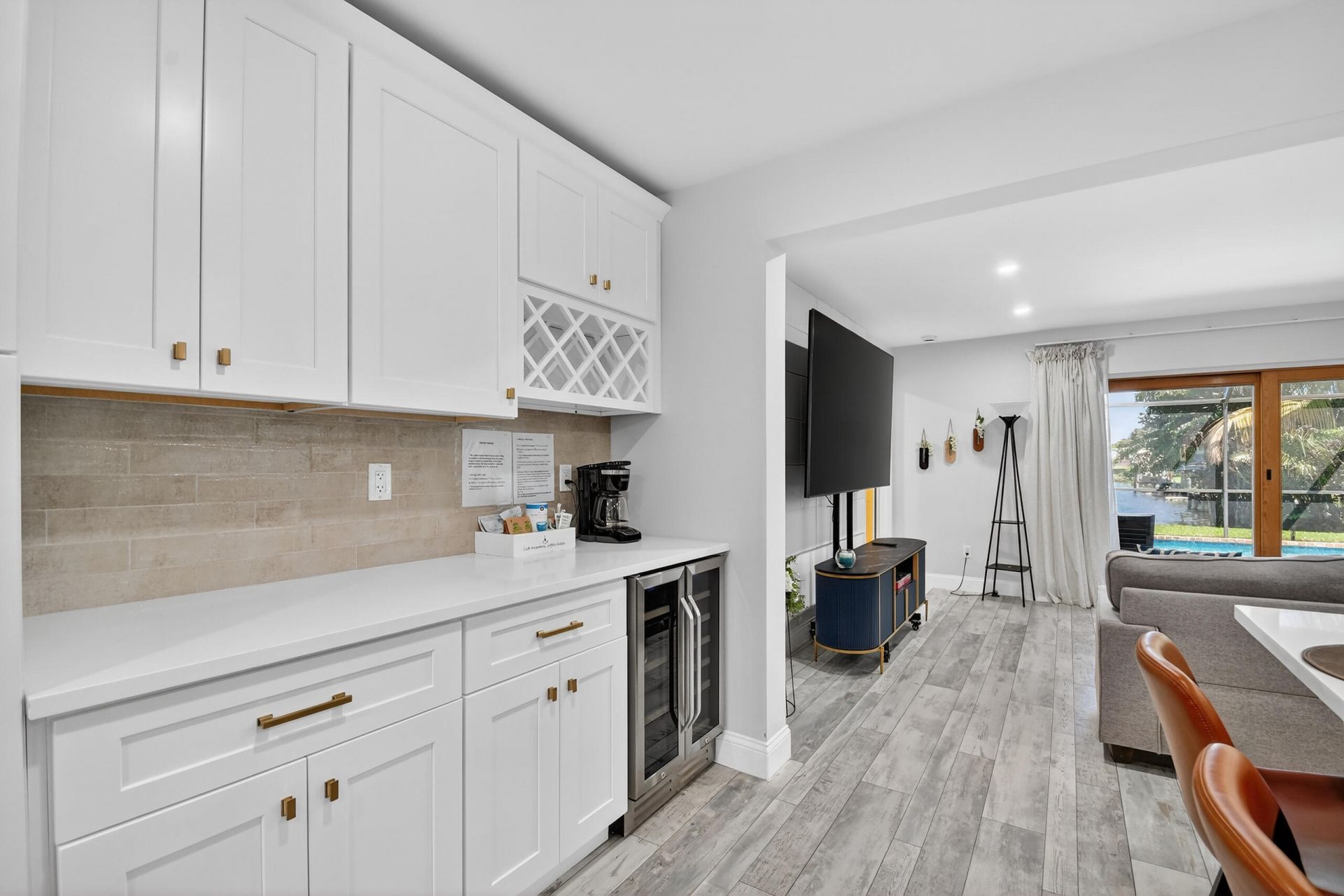 8416 Pine Tree Lane, West Palm Beach, FL 33406 Photo