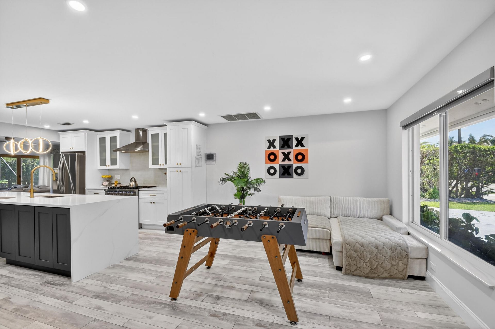 8416 Pine Tree Lane, West Palm Beach, FL 33406 Photo