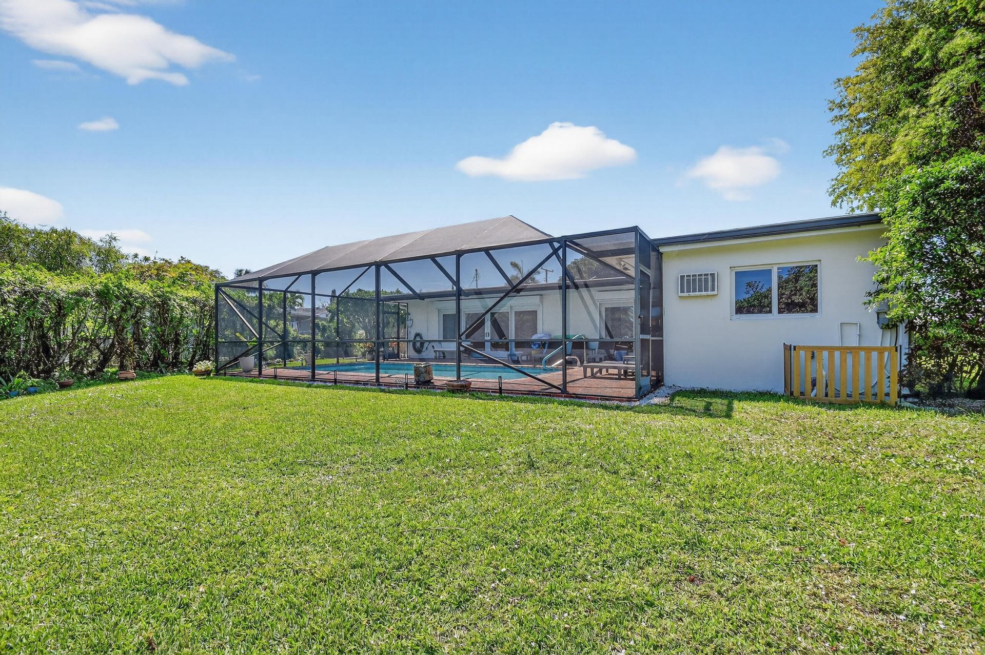 8416 Pine Tree Lane, West Palm Beach, FL 33406 Photo