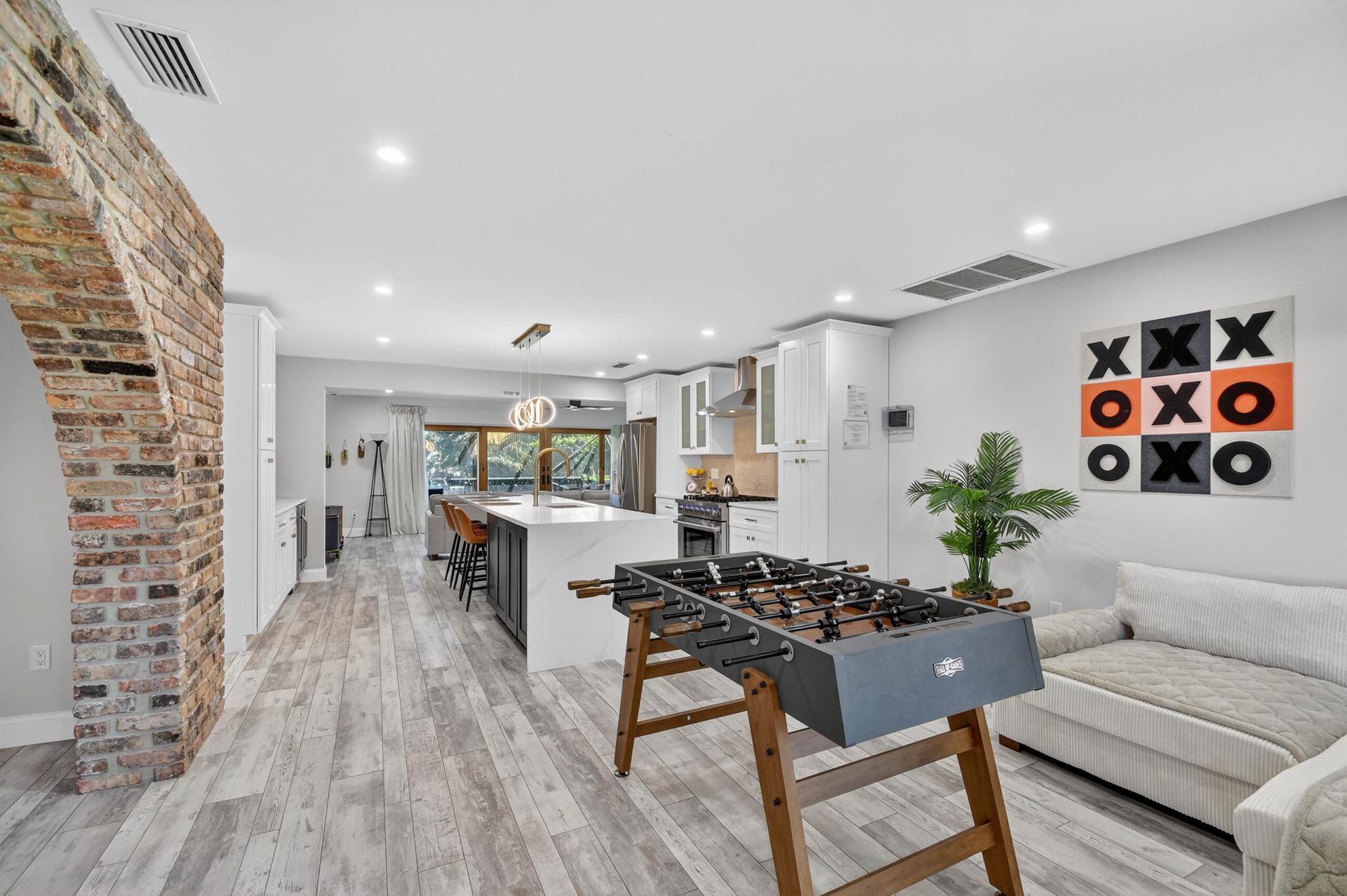 8416 Pine Tree Lane, West Palm Beach, FL 33406 Photo