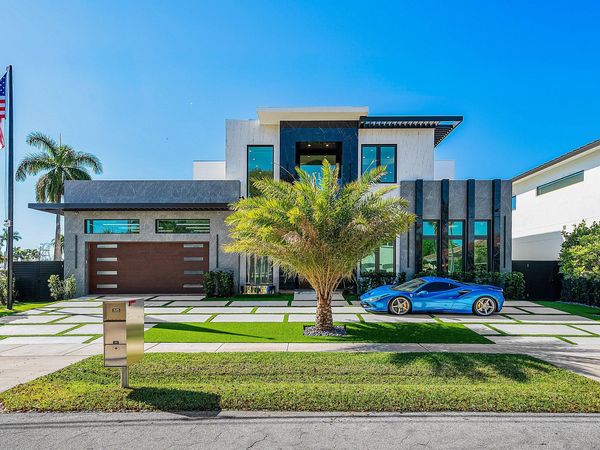 2650 NE 48th Court, Lighthouse Point, FL 33064