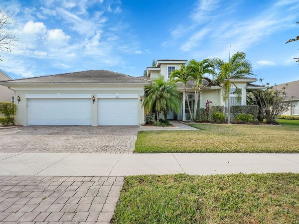 211 NW Pleasant Grove Way, Port St. Lucie, FL 34986