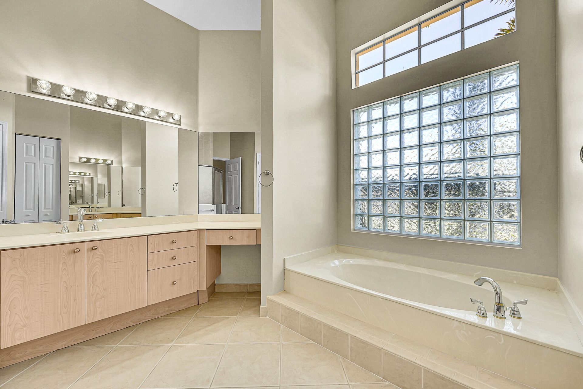 211 NW Pleasant Grove Way, Port Saint Lucie, FL 34986 Photo